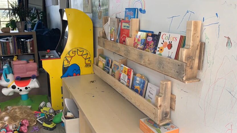 Creative DIY Pallet Bookshelves for Kids