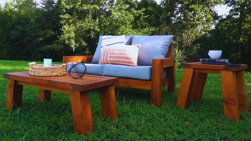 DIY Outdoor Sofa and Coffee Table